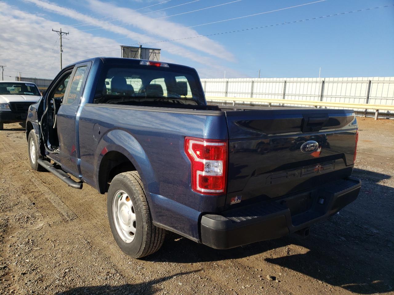 Photo 3 from auction – 2019 FORD F150 SUPER with VIN 1FTEX1CB5KFB65062