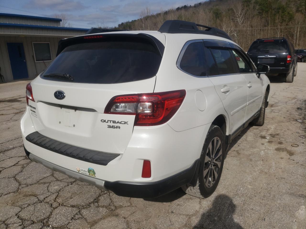 Photo 4 from auction – 2015 SUBARU OUTBACK 3. with VIN 4S4BSENC9F3340530