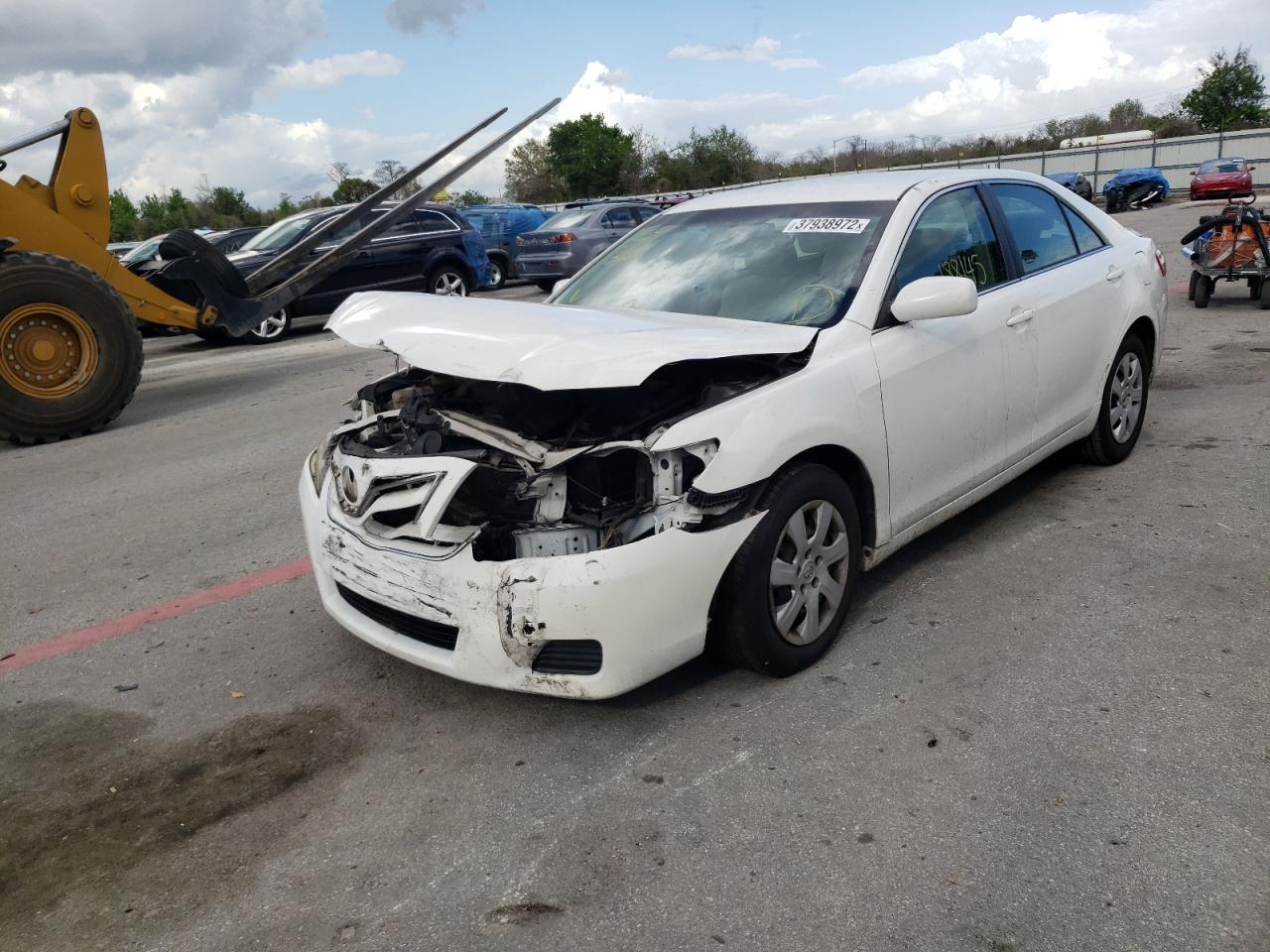 Photo 2 from auction – 2011 TOYOTA CAMRY BASE with VIN 4T1BF3EK6BU697300