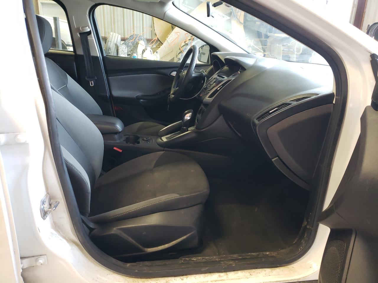 Photo 5 from auction – 2013 FORD FOCUS SE with VIN 1FADP3F20DL128854