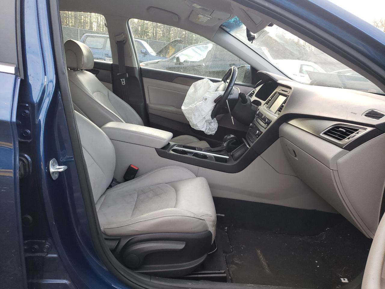 Photo 5 from auction – 2016 HYUNDAI SONATA SPO with VIN 5NPE34AF6GH299689
