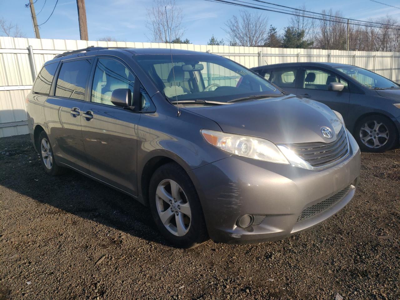 TOYOTA SIENNA LE 2011 with VIN 5TDKK3DC0BS080117 - Photo from auction