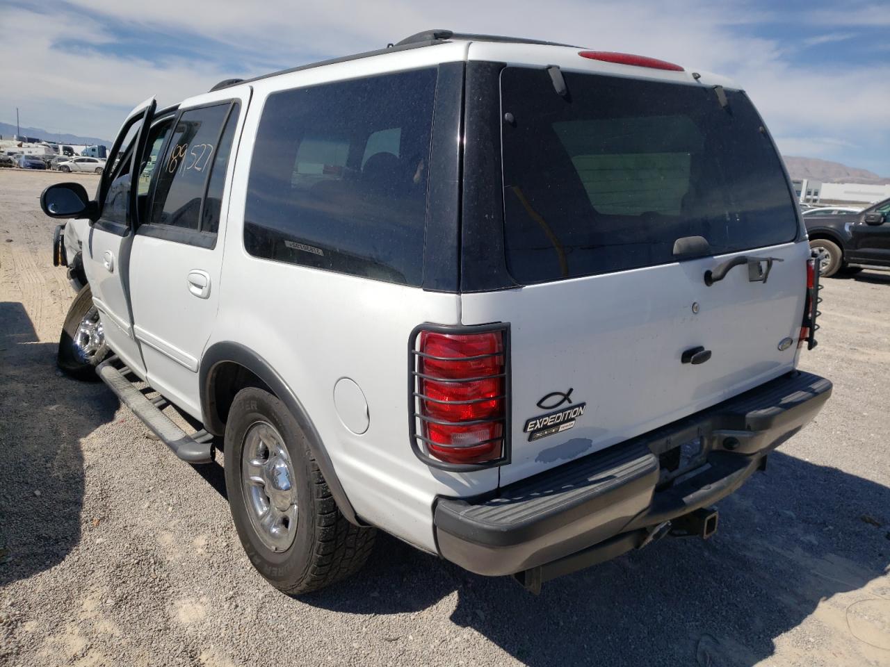 Photo 3 from auction – 2000 FORD EXPEDITION with VIN 1FMPU16L1YLA33458
