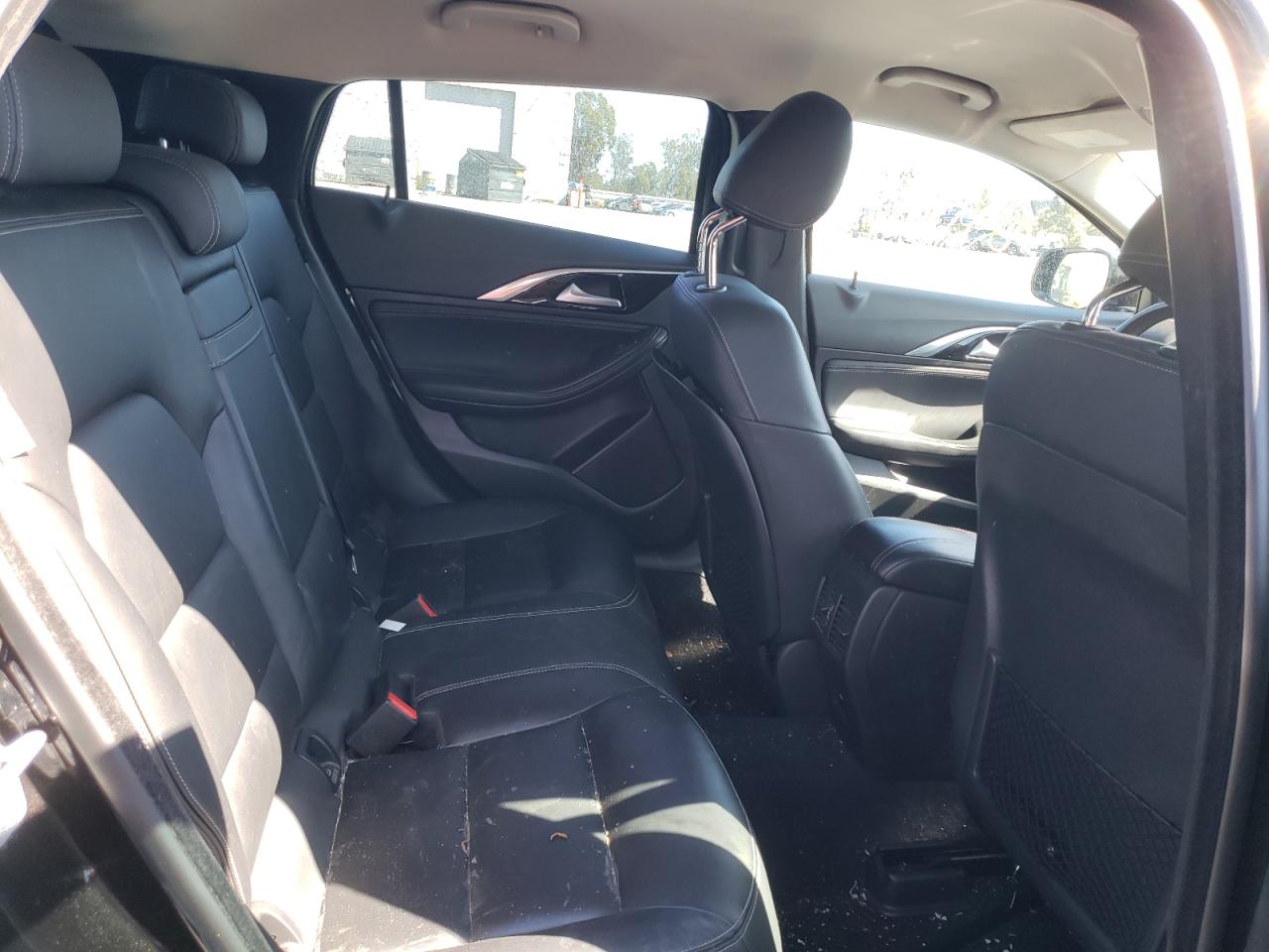 Photo 6 from auction – 2018 INFINITI QX30 BASE with VIN SJKCH5CP3JA060746