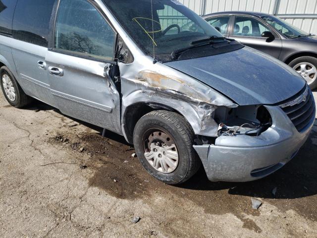 Photo 9 from auction – 2006 CHRYSLER TOWN & COU with VIN 2A4GP44R96R852513