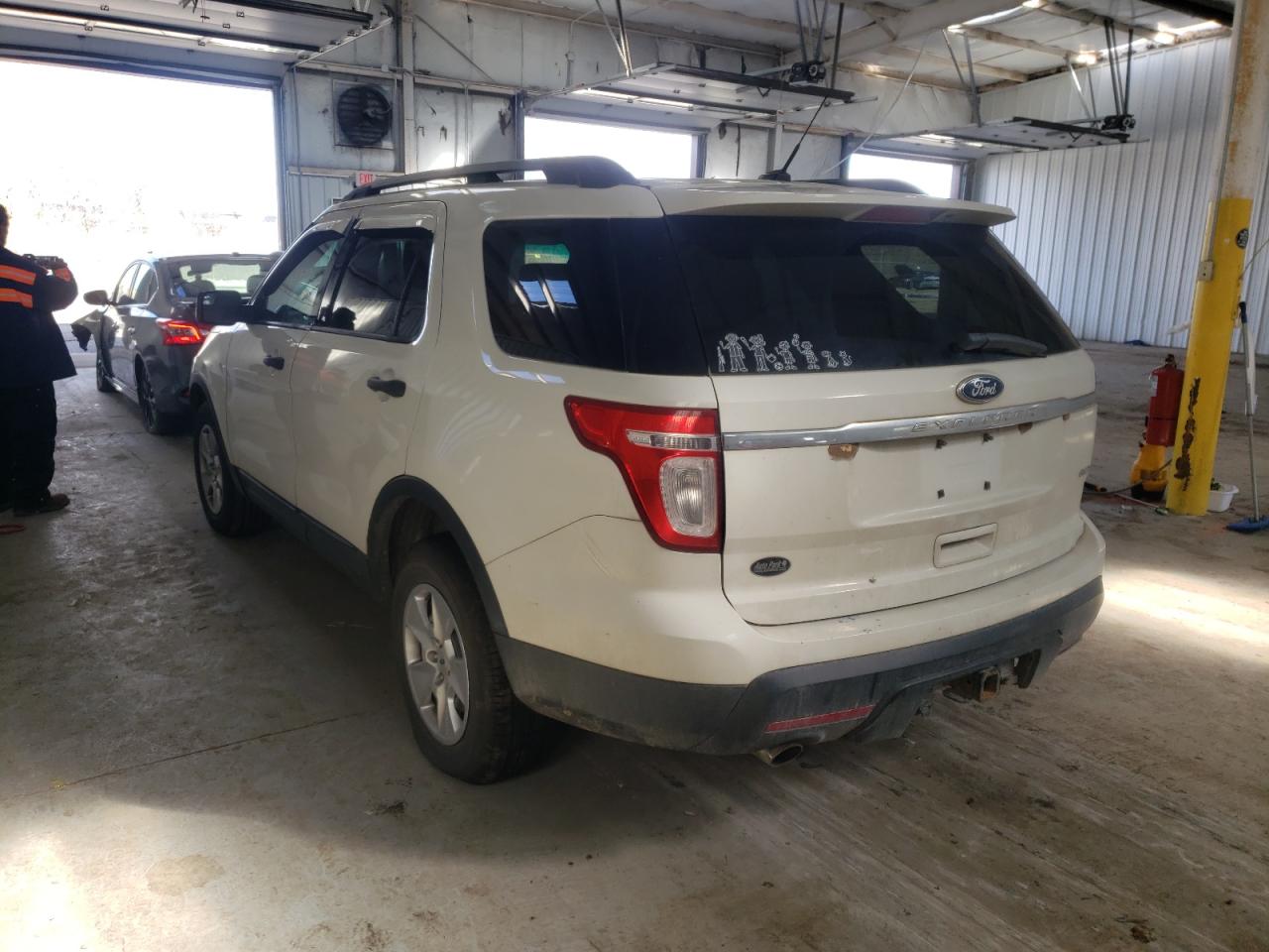 Photo 3 from auction – 2011 FORD EXPLORER with VIN 1FMHK8B84BGA88944