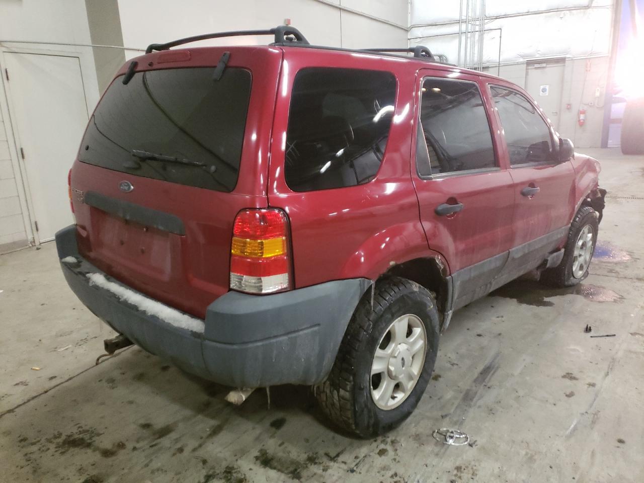 Photo 4 from auction – 2004 FORD ESCAPE XLT with VIN 1FMYU93194KA95146