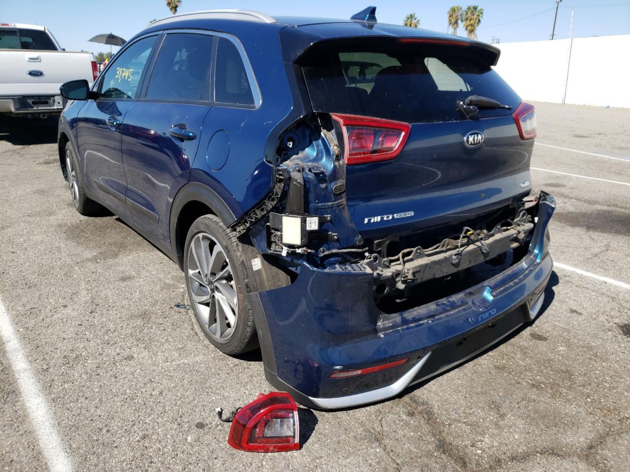 Photo 3 from auction – 2017 KIA NIRO EX TO with VIN KNDCE3LC5H5092372