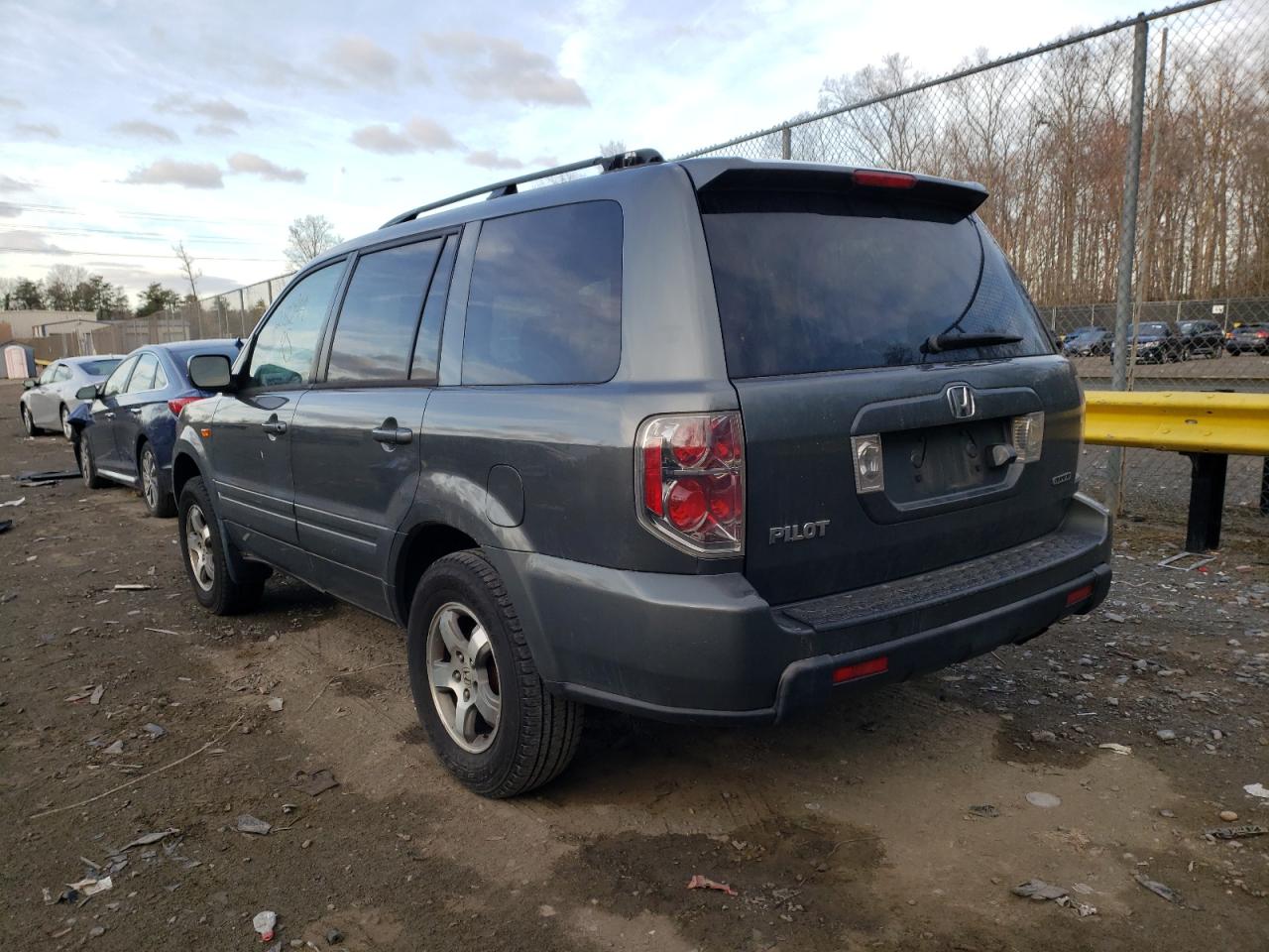 Photo 3 from auction – 2007 HONDA PILOT EXL with VIN 5FNYF18777B025563