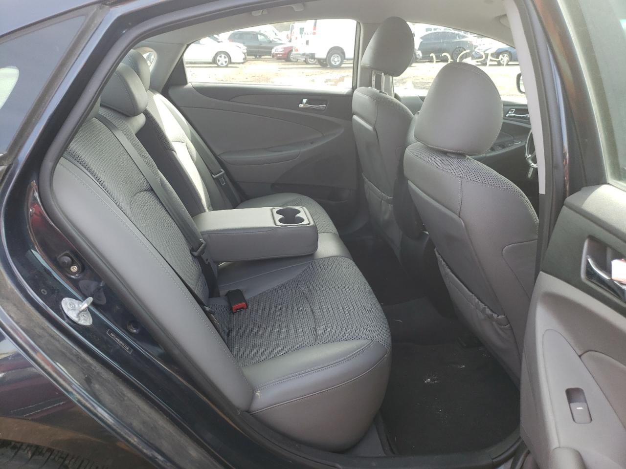 Photo 6 from auction – 2011 HYUNDAI SONATA SE with VIN 5NPEC4AB2BH212358