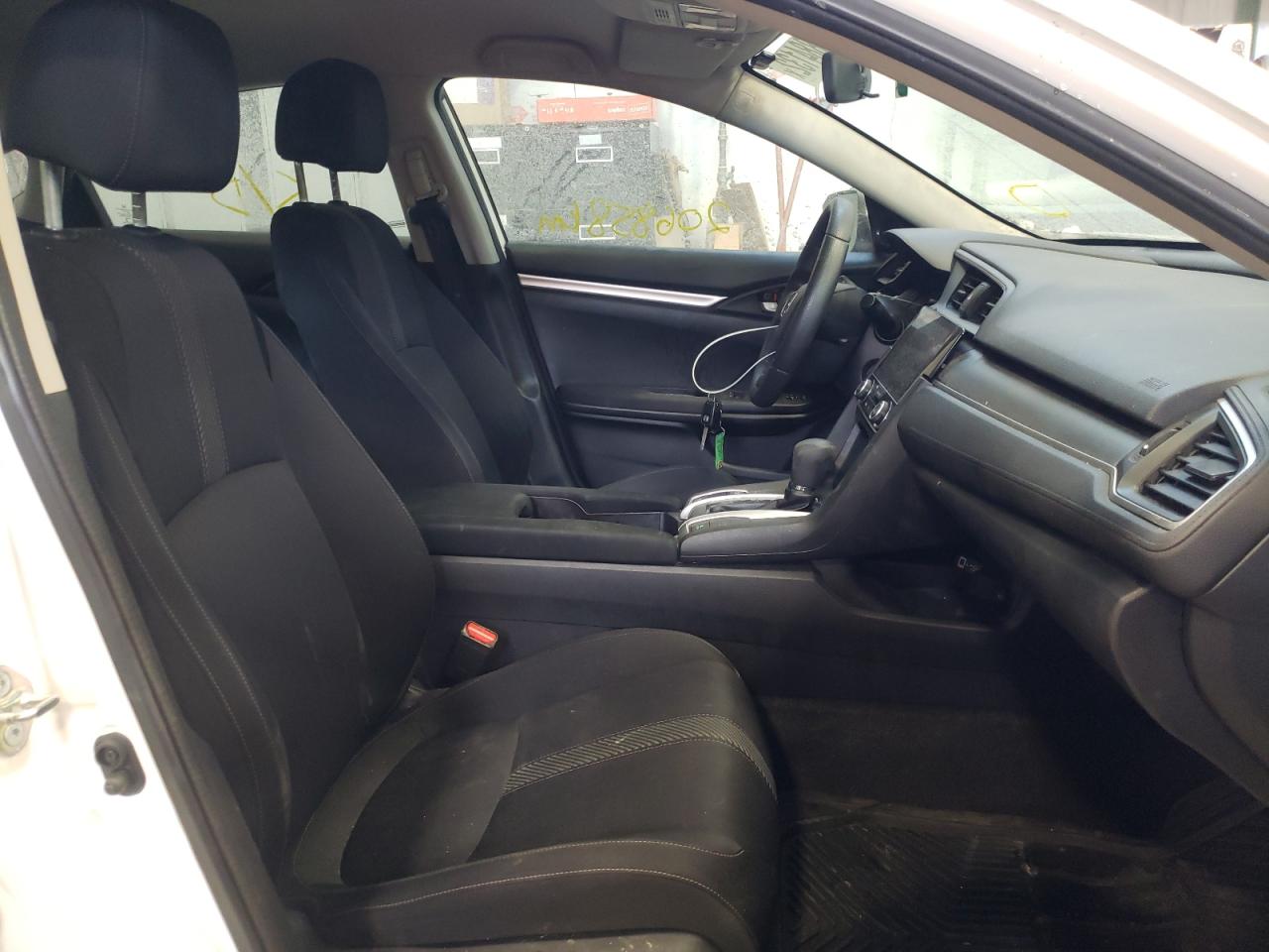 Photo 5 from auction – 2017 HONDA CIVIC LX with VIN 2HGFC2F50HH017177