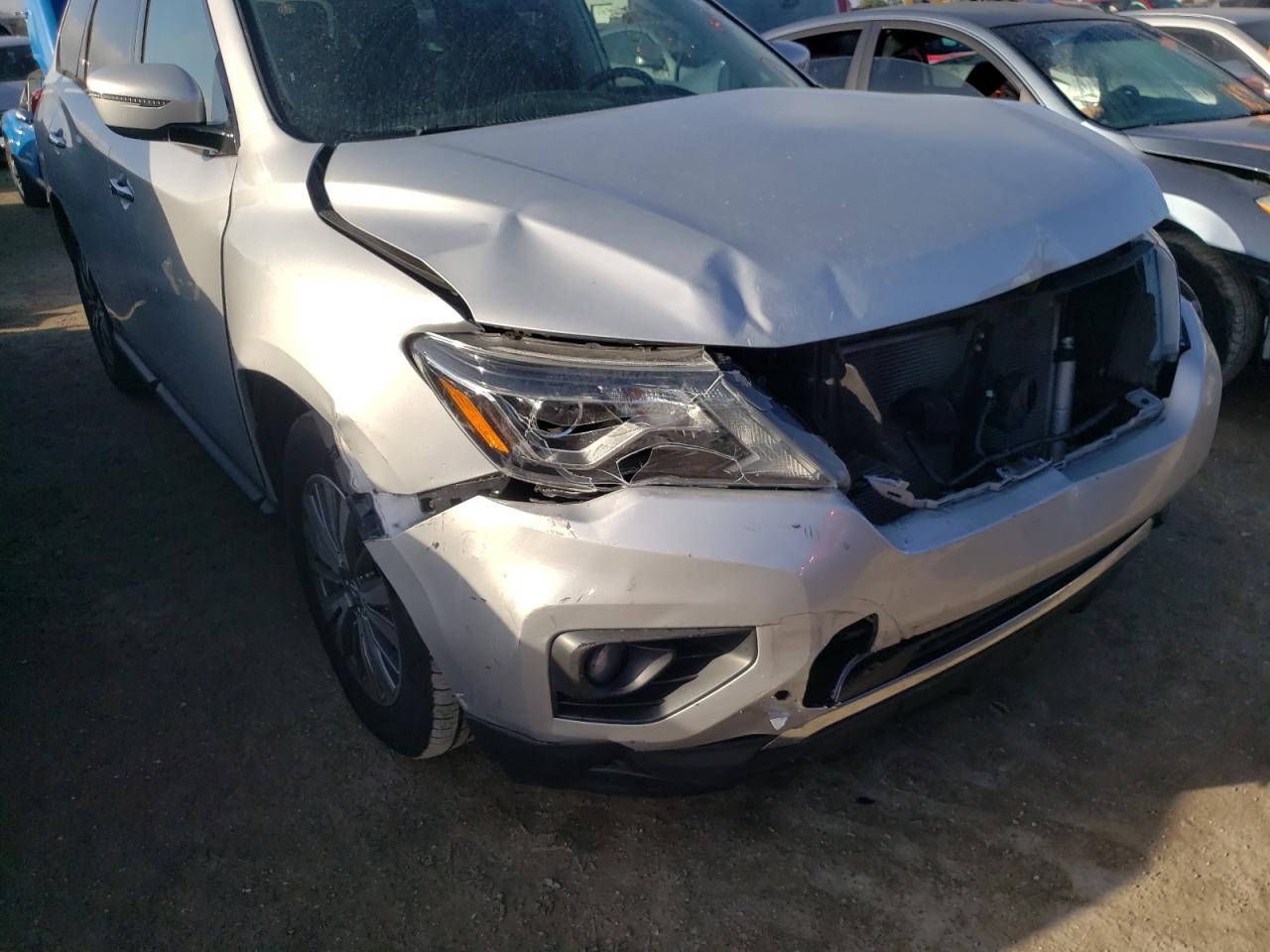 Photo 9 from auction – 2019 NISSAN PATHFINDER with VIN 5N1DR2MN6KC612936