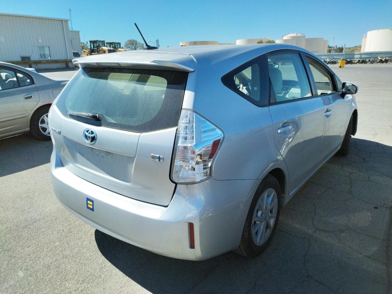 Photo 4 from auction – 2012 TOYOTA PRIUS V with VIN JTDZN3EU0C3120471