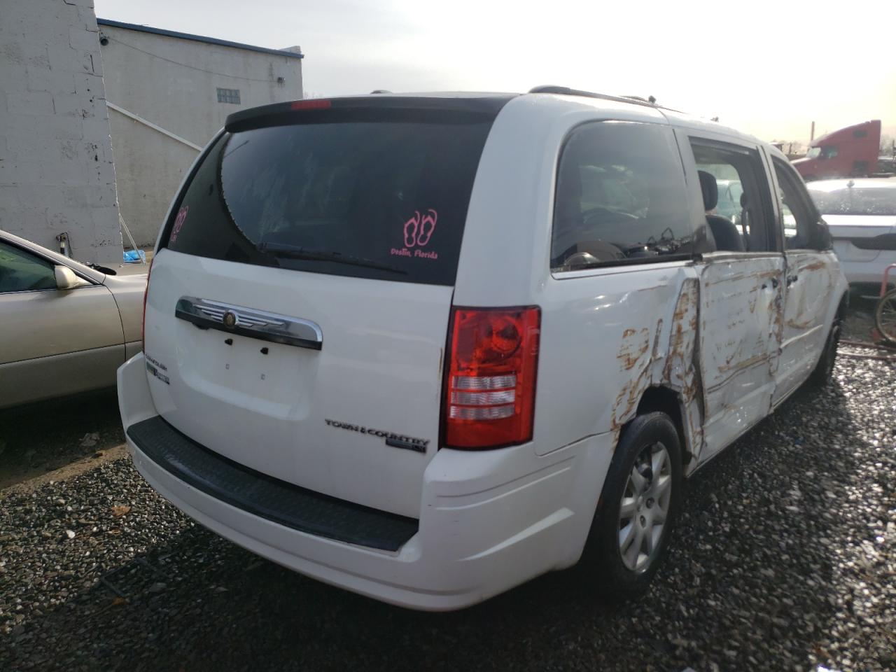 Photo 4 from auction – 2010 CHRYSLER TOWN & COU with VIN 2A4RR4DE4AR334009