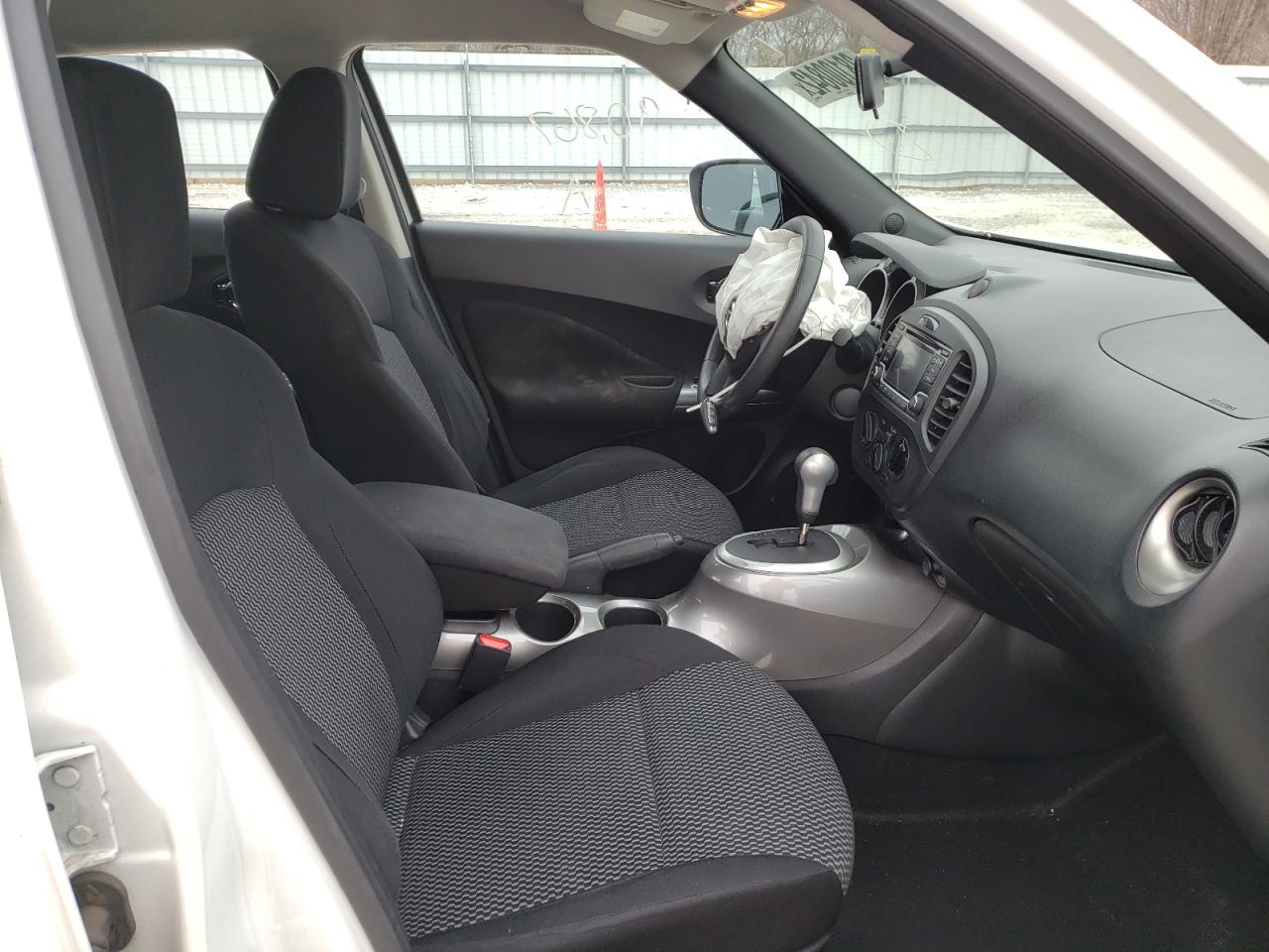 Photo 5 from auction – 2015 NISSAN JUKE S with VIN JN8AF5MV8FT563685