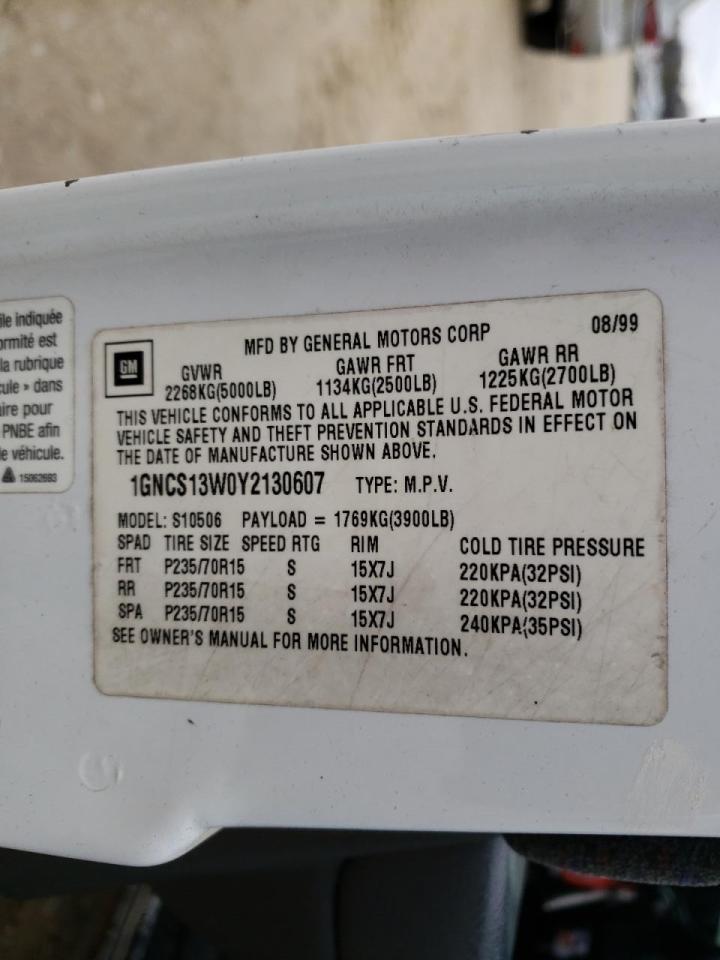 Photo 10 from auction – 2000 CHEVROLET BLAZER with VIN 1GNCS13W0Y2130607