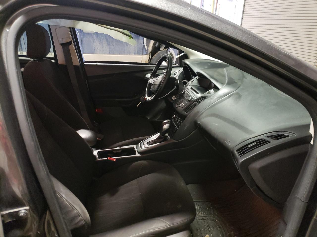 Photo 5 from auction – 2015 FORD FOCUS SE with VIN 1FADP3F22FL275762