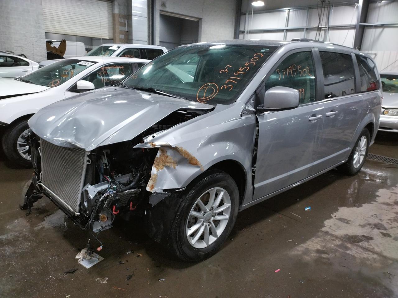 Photo 2 from auction – 2019 DODGE GRAND CARA with VIN 2C4RDGCG4KR695038