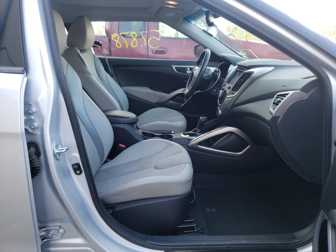 Photo 5 from auction – 2012 HYUNDAI VELOSTER with VIN KMHTC6AD5CU031746