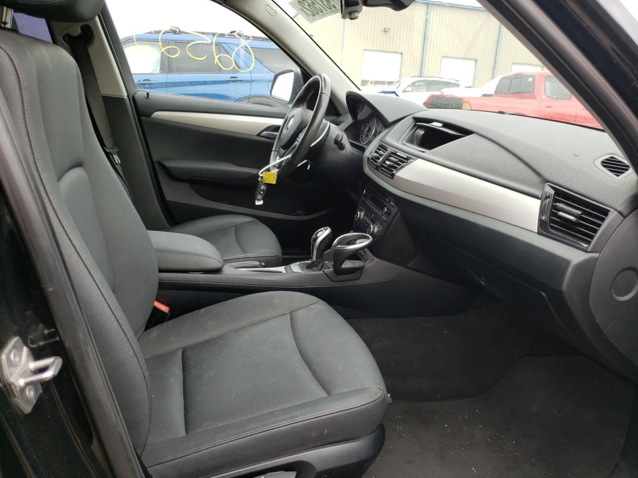 Photo 5 from auction – 2015 BMW X1 SDRIVE2 with VIN WBAVM1C56FV316132