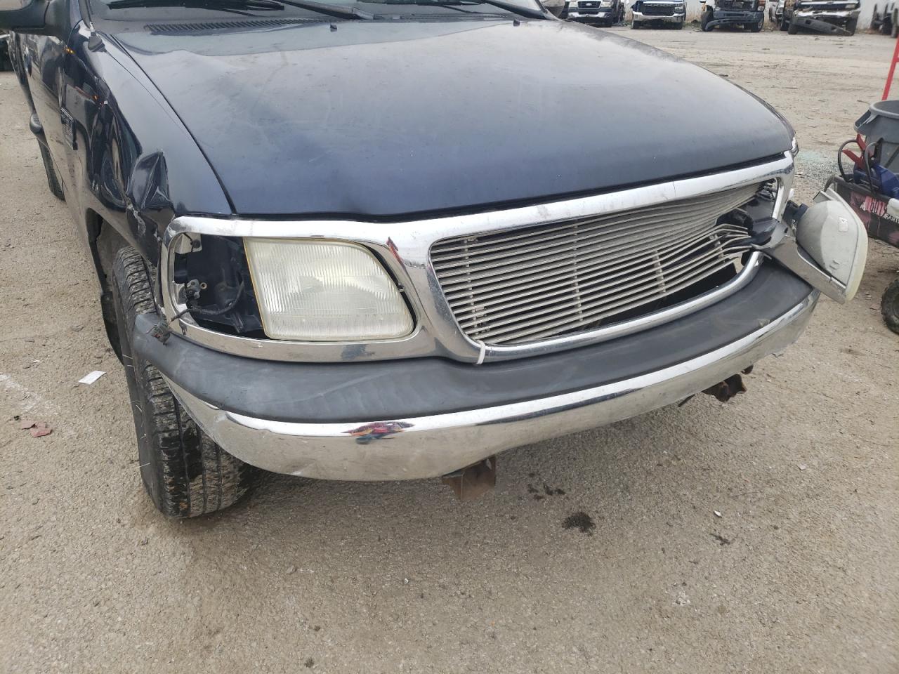 Photo 9 from auction – 2002 FORD F150 with VIN 1FTRX07W52KB48391
