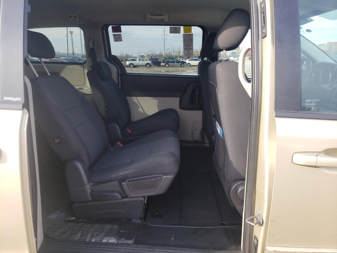 Photo 6 from auction – 2010 DODGE GRAND CARA with VIN 2D4RN4DE0AR218522