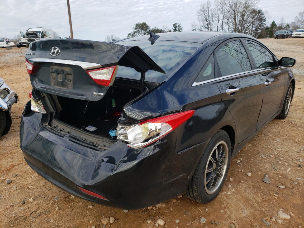 Photo 4 from auction – 2011 HYUNDAI SONATA SE with VIN 5NPEC4AC5BH130942