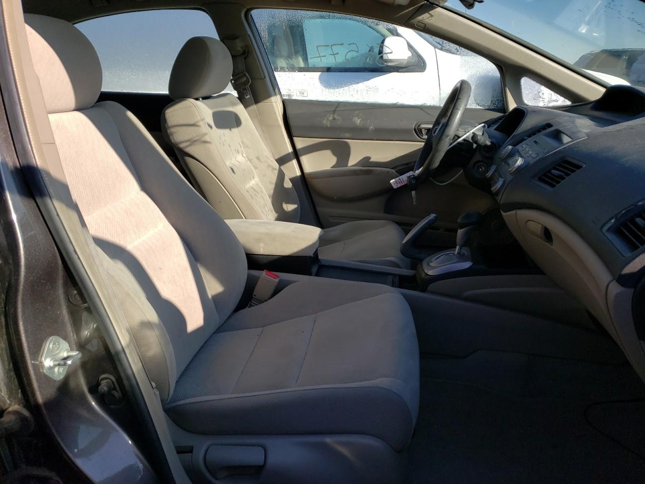 Photo 5 from auction – 2010 HONDA CIVIC LX with VIN 19XFA1F54AE063143