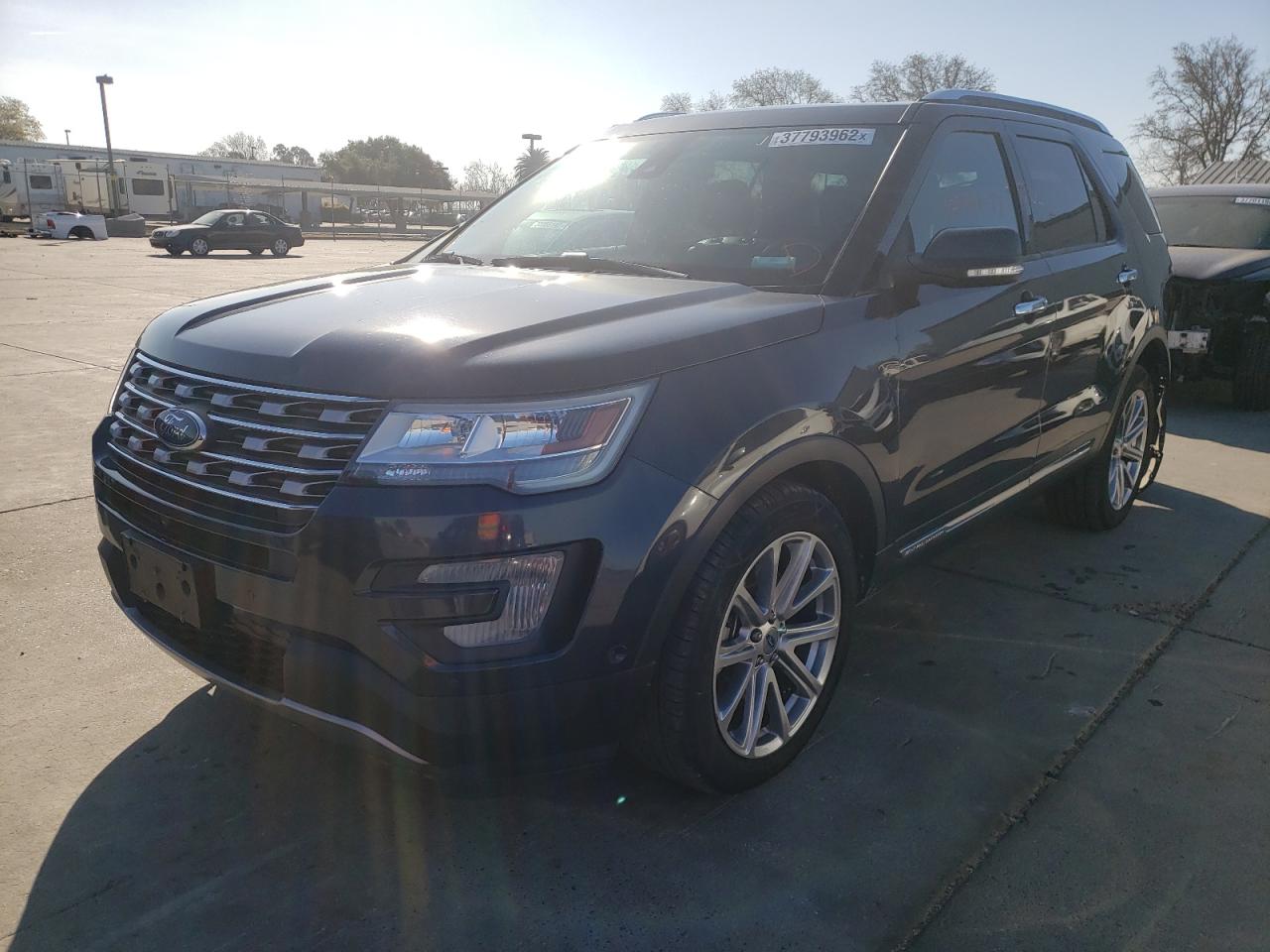 Photo 2 from auction – 2017 FORD EXPLORER L with VIN 1FM5K8F82HGE29554