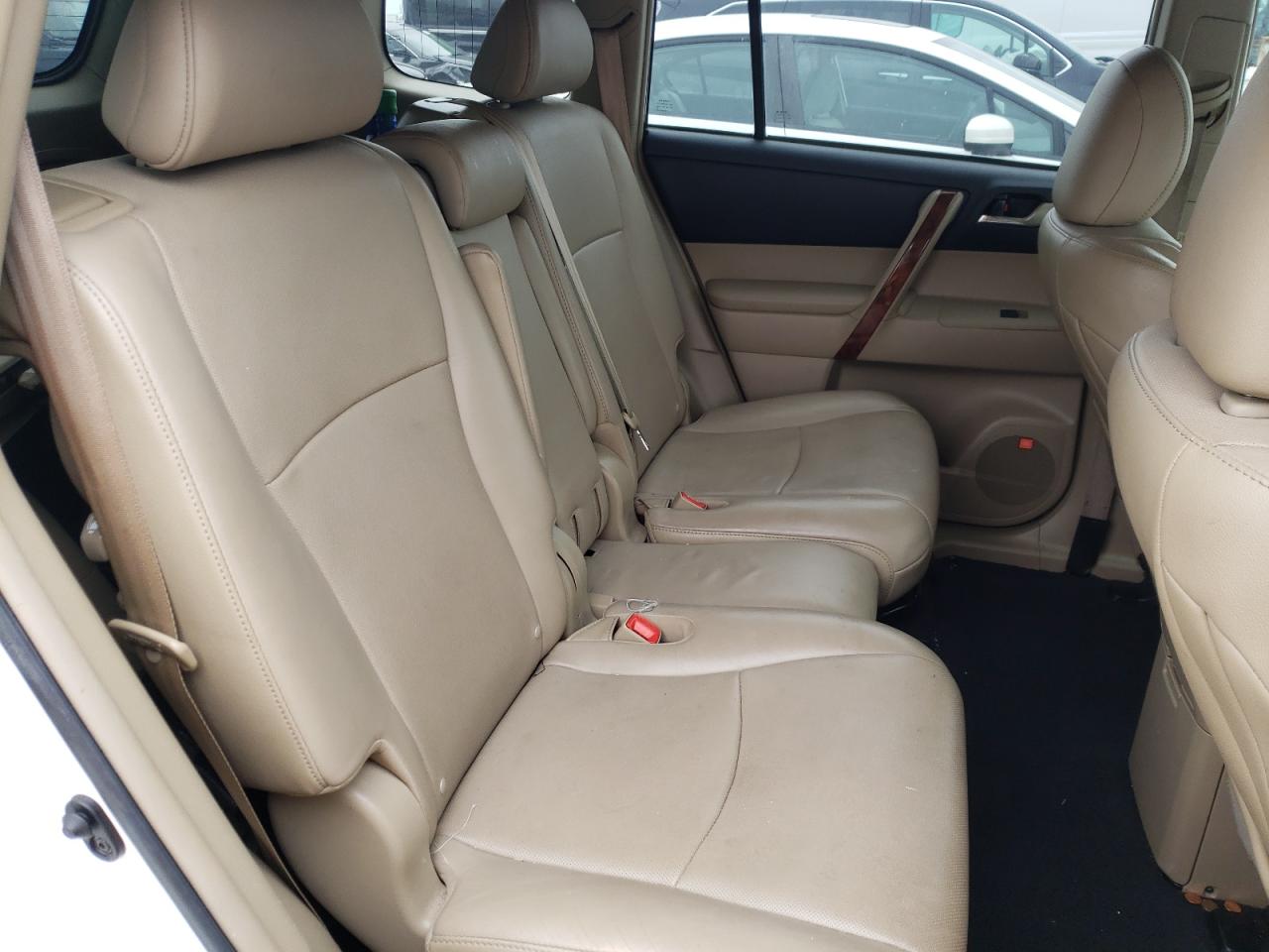 Photo 6 from auction – 2013 TOYOTA HIGHLANDER with VIN 5TDYK3EH3DS113683