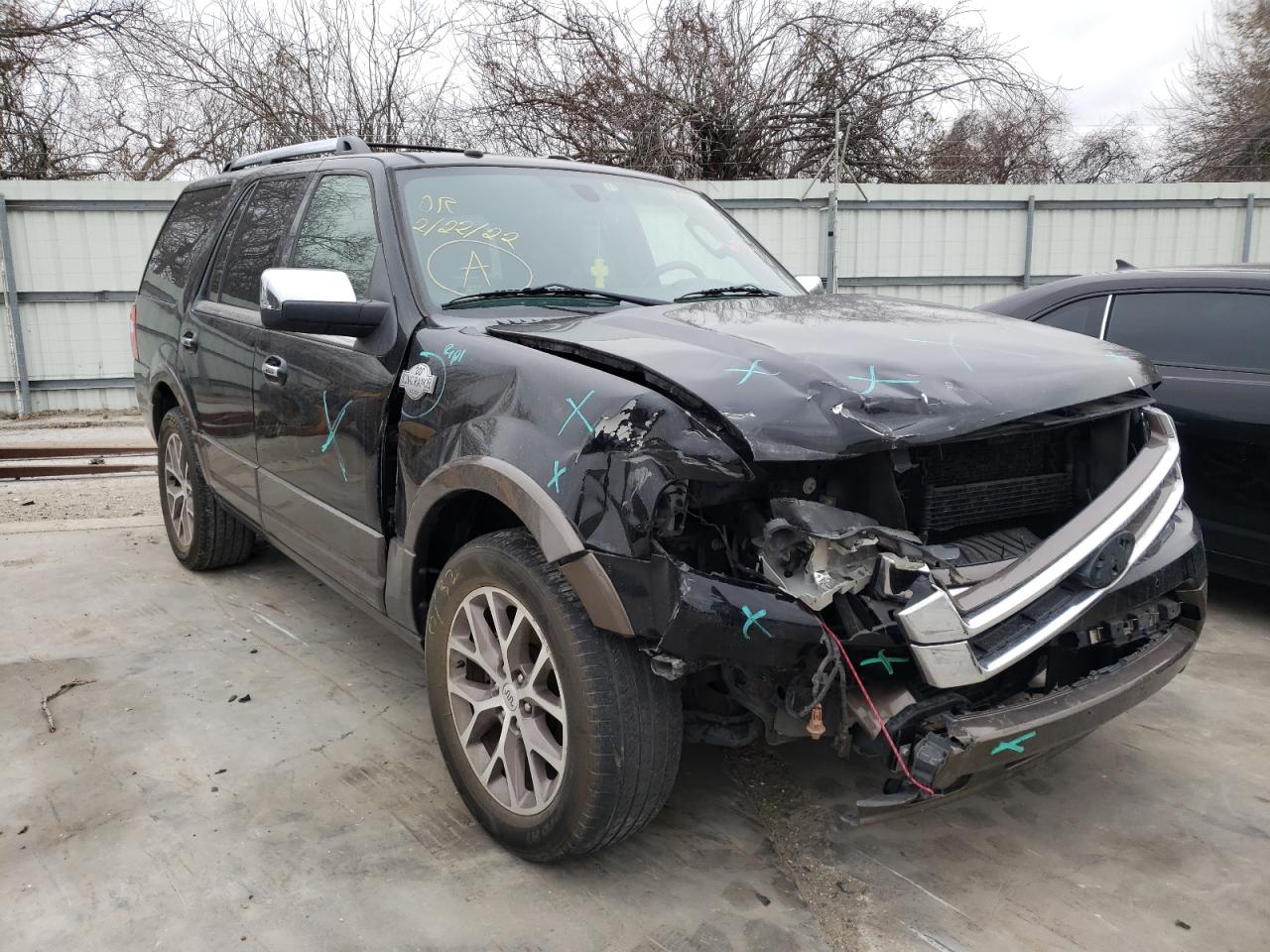 FORD EXPEDITION 2016 with VIN 1FMJU1HTXGEF17053 - Photo from auction