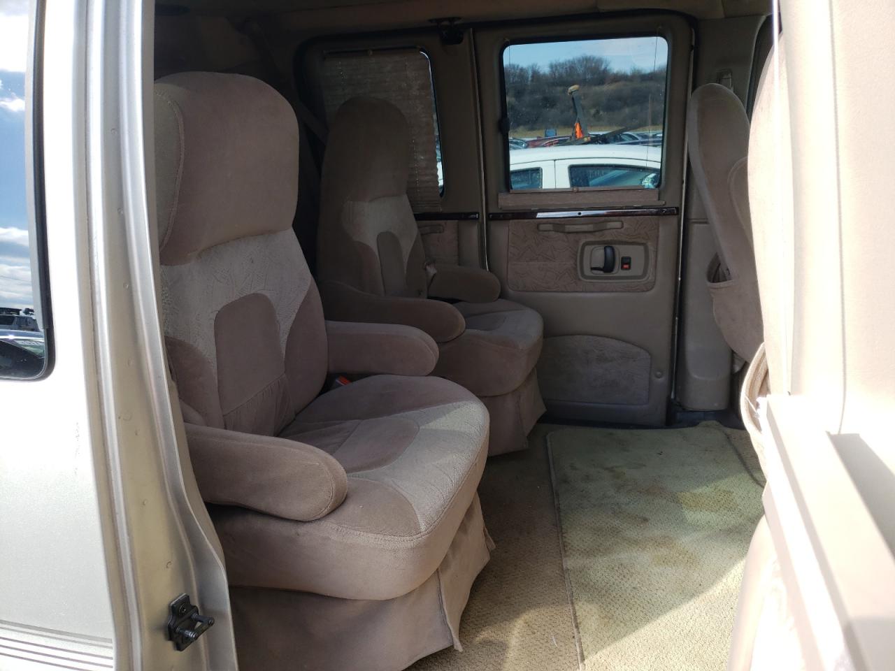 Photo 6 from auction – 2003 CHEVROLET EXPRESS G1 with VIN 1GBFG15T631235424