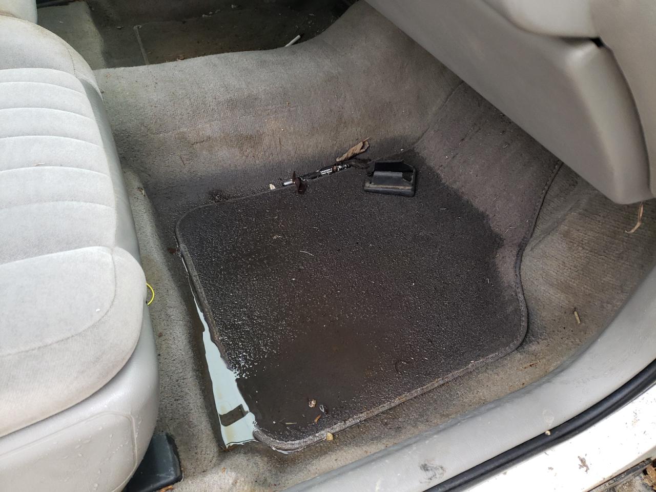 Photo 9 from auction – 2002 CHEVROLET IMPALA with VIN 2G1WF55E929113263