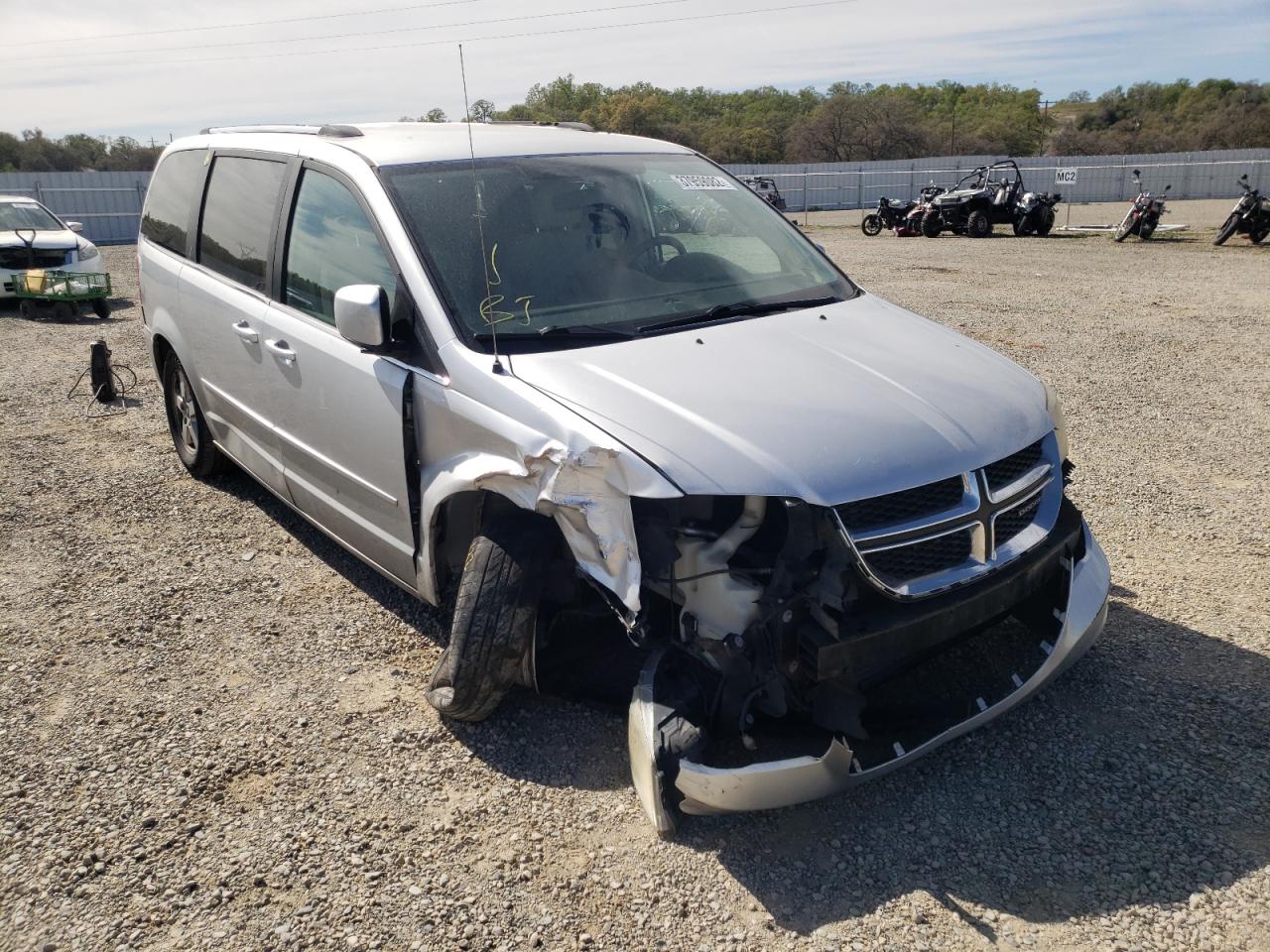 DODGE GRAND CARA 2011 with VIN 2D4RN5DG1BR755280 - Photo from auction