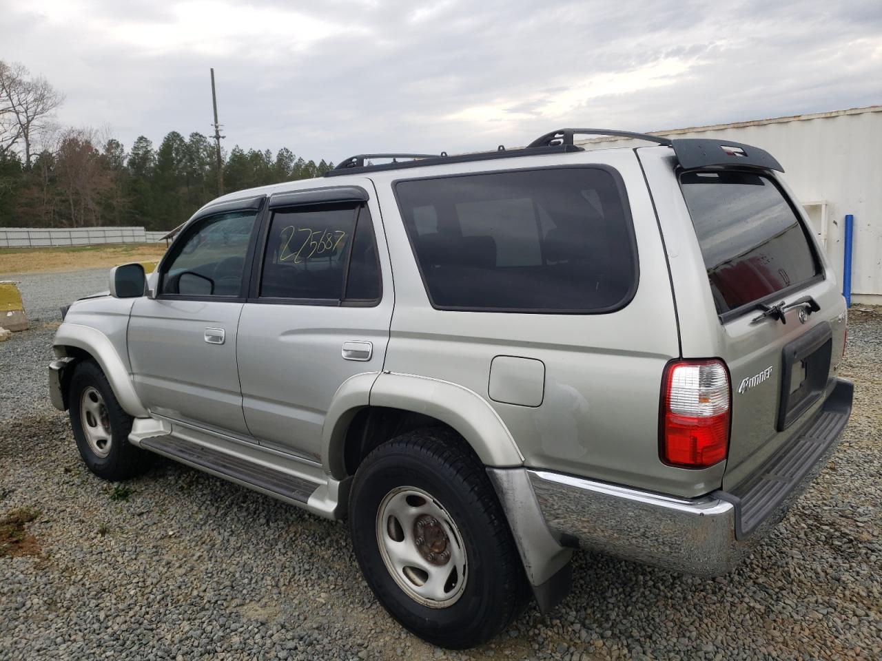 Photo 3 from auction – 2001 TOYOTA 4RUNNER SR with VIN JT3GN86R510217568