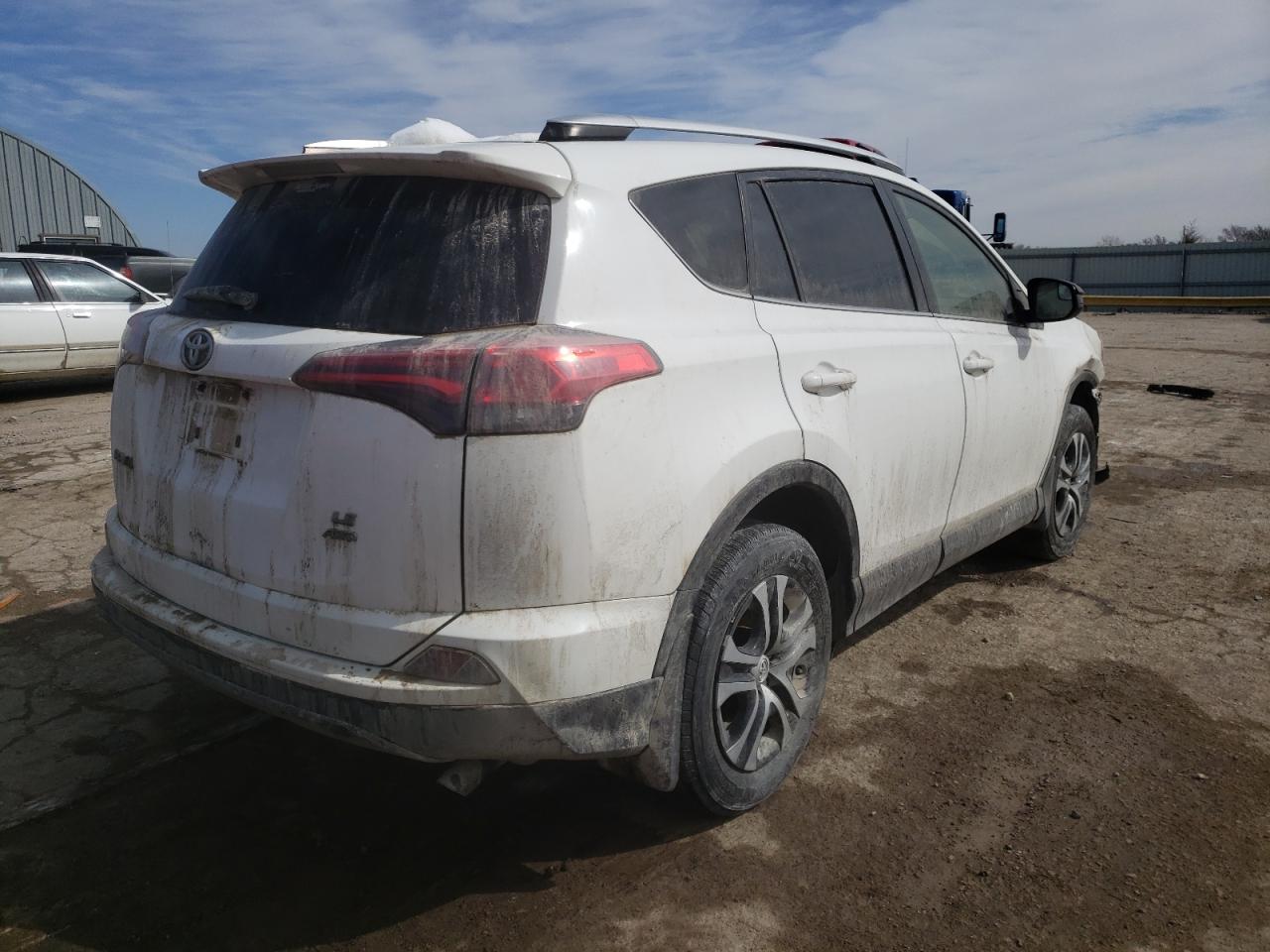 Photo 4 from auction – 2016 TOYOTA RAV4 LE with VIN JTMBFREV6GJ104450