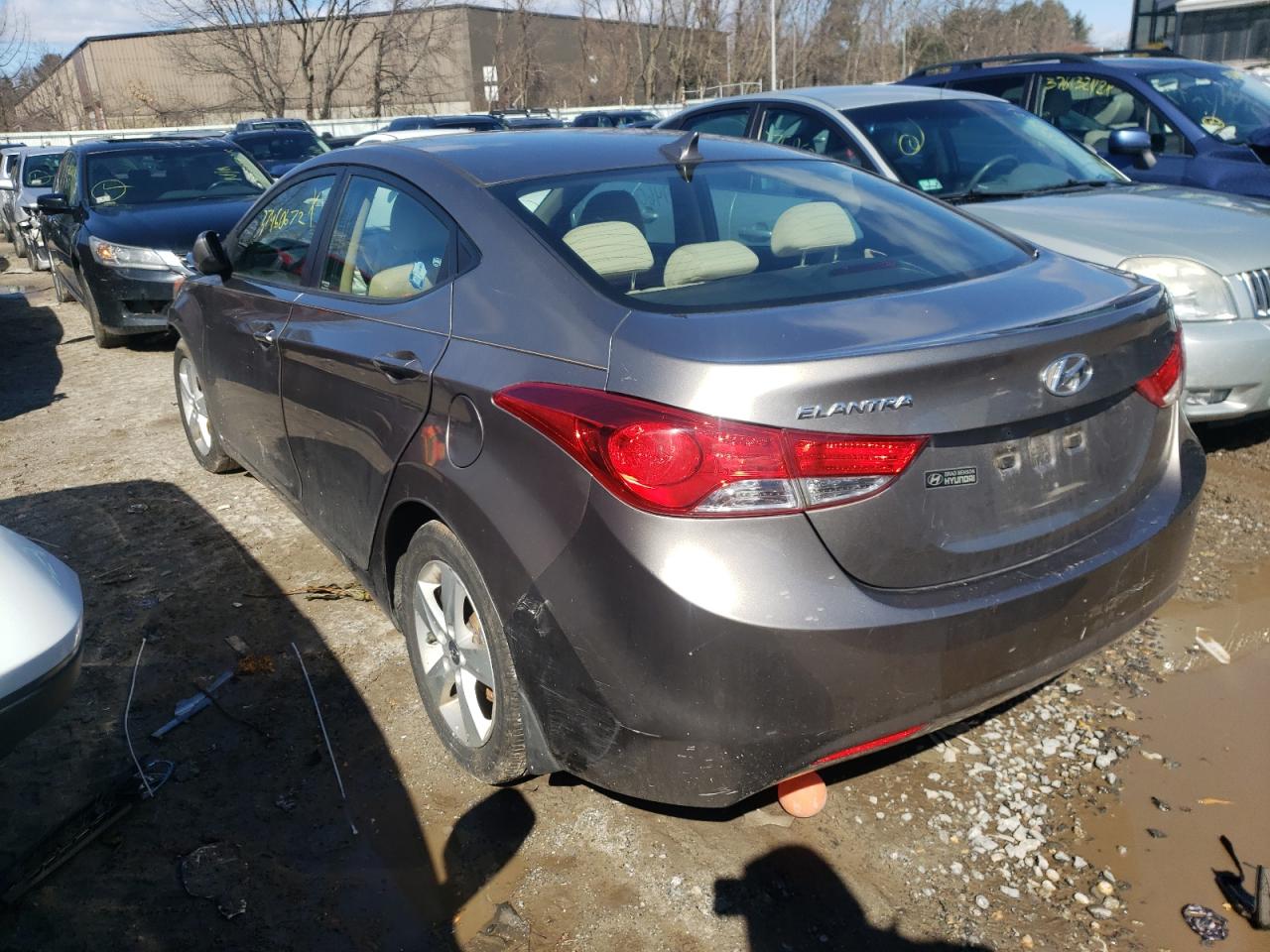 Photo 3 from auction – 2013 HYUNDAI ELANTRA GL with VIN 5NPDH4AE2DH223015