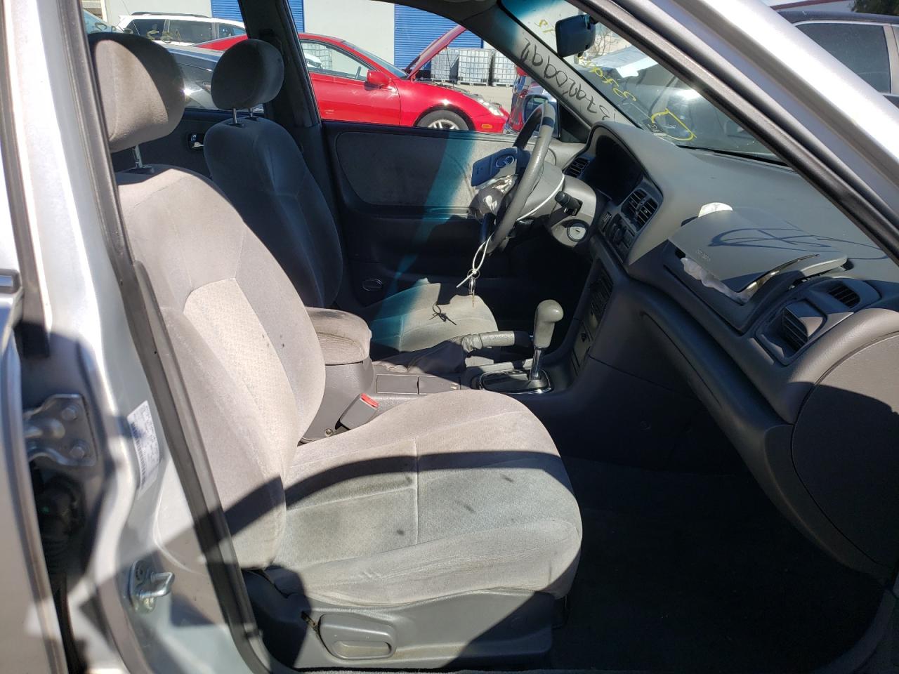 Photo 5 from auction – 2000 MAZDA 626 ES with VIN 1YVGF22D2Y5113496