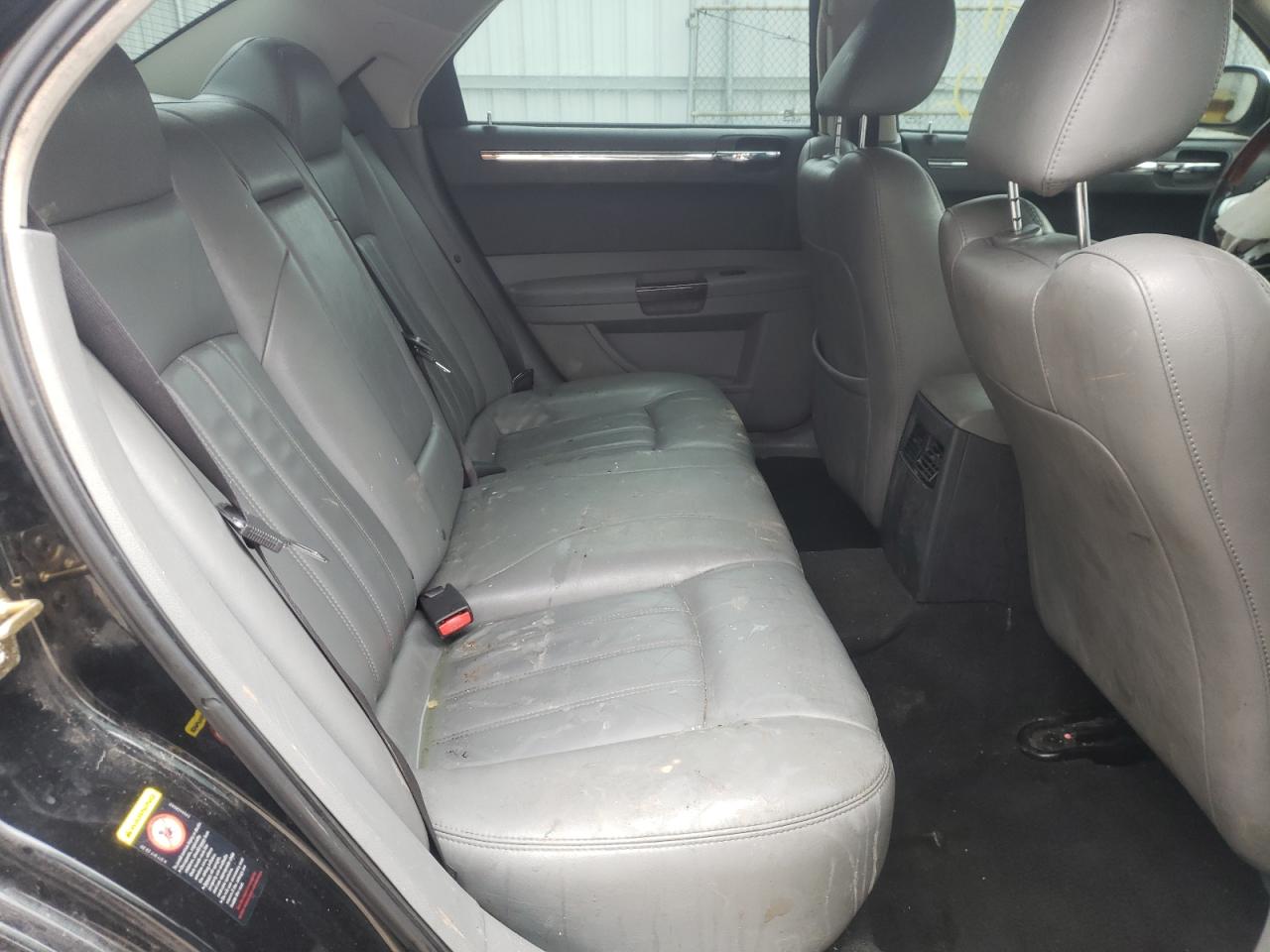 Photo 6 from auction – 2005 CHRYSLER 300C with VIN 2C3AA63H05H132799