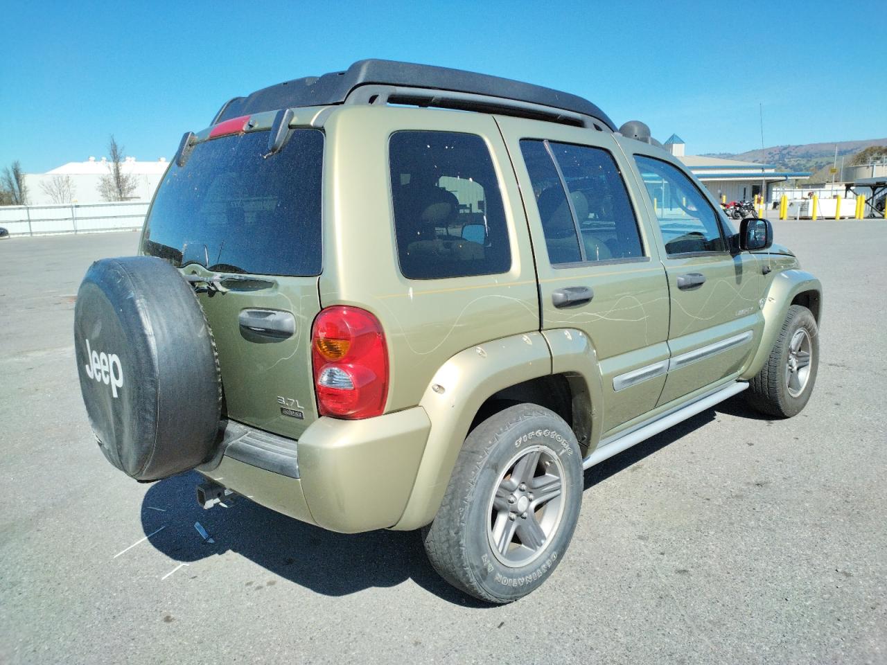 Photo 4 from auction – 2004 JEEP LIBERTY RE with VIN 1J8GL38K54W114486