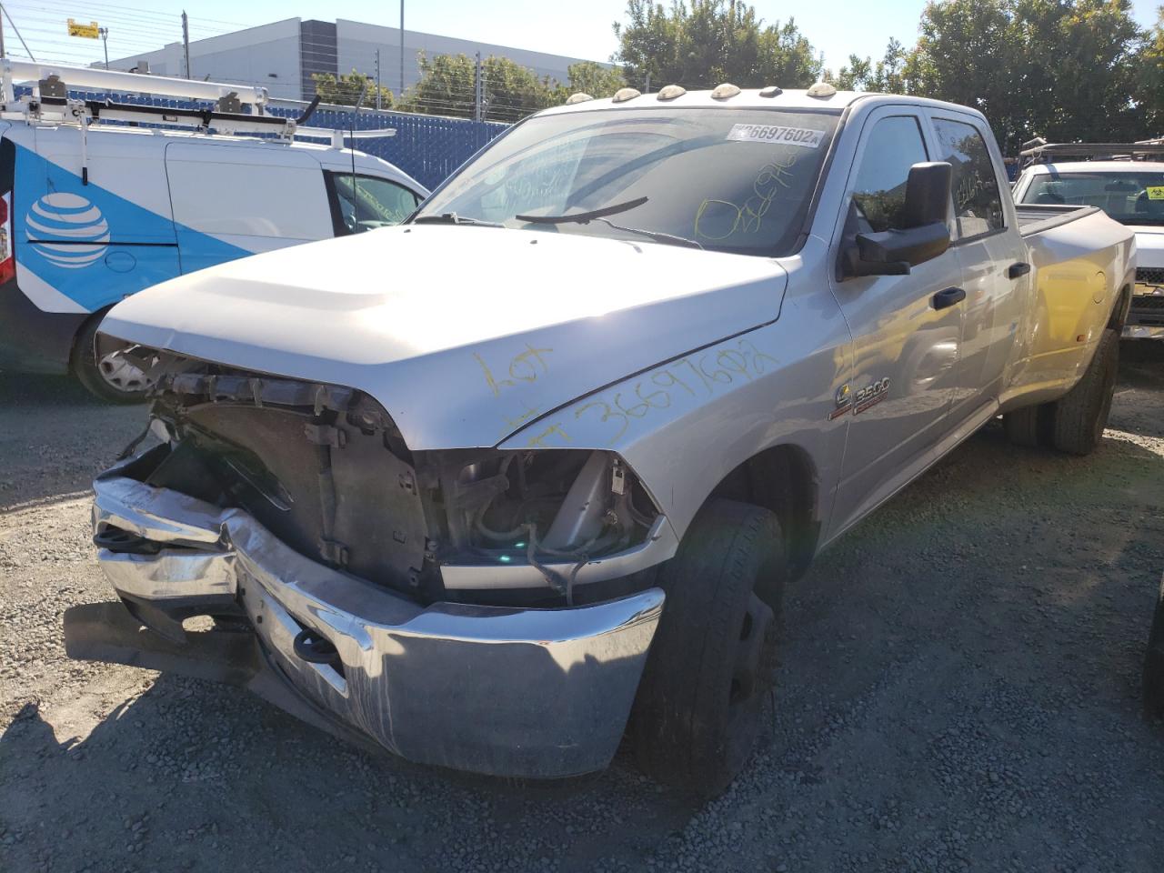 Photo 2 from auction – 2015 RAM 3500 ST with VIN 3C63RPGLXFG533495