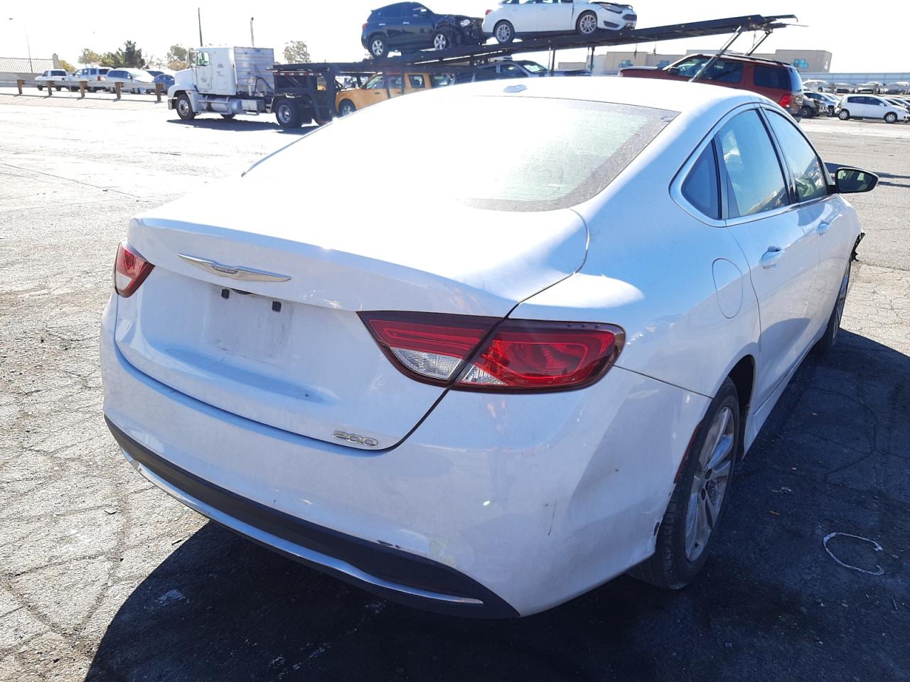 Photo 4 from auction – 2015 CHRYSLER 200 LIMITE with VIN 1C3CCCAB6FN725625