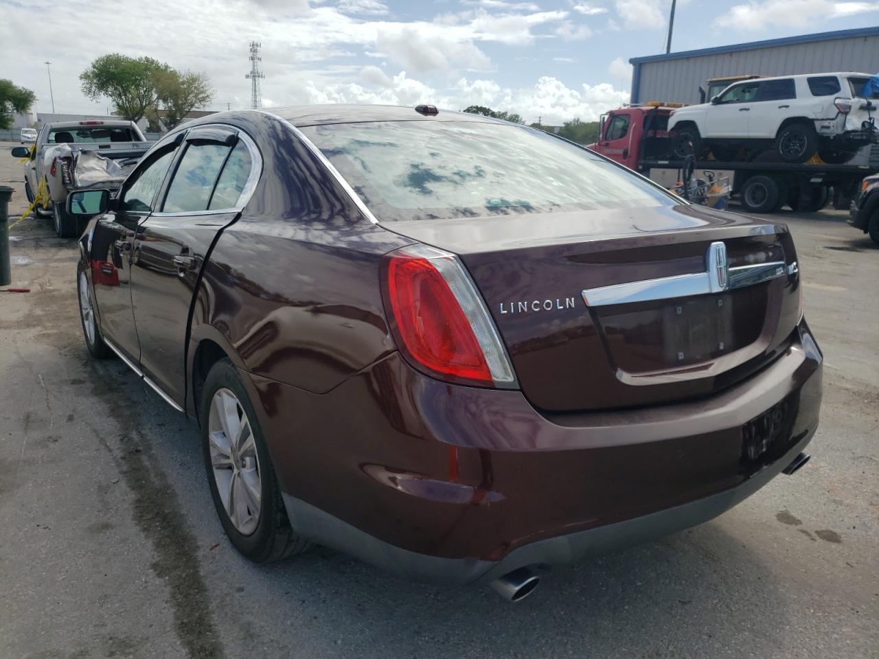 Photo 3 from auction – 2010 LINCOLN MKS with VIN 1LNHL9DR1AG616074