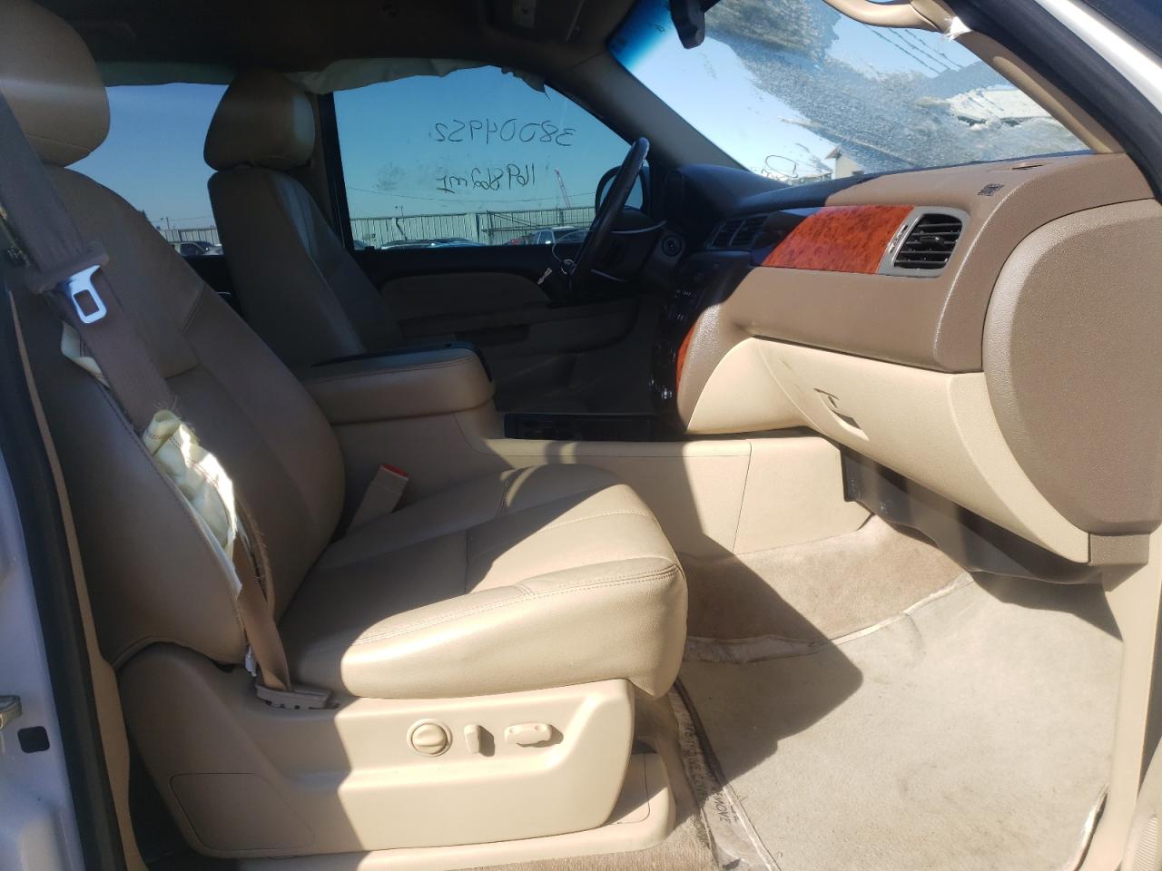 Photo 5 from auction – 2010 CHEVROLET TAHOE C150 with VIN 1GNMCBE30AR148905
