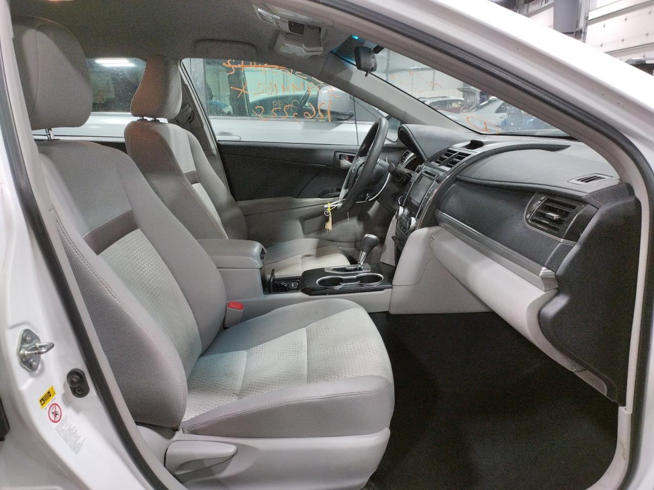 Photo 5 from auction – 2014 TOYOTA CAMRY L with VIN 4T4BF1FK2ER384306
