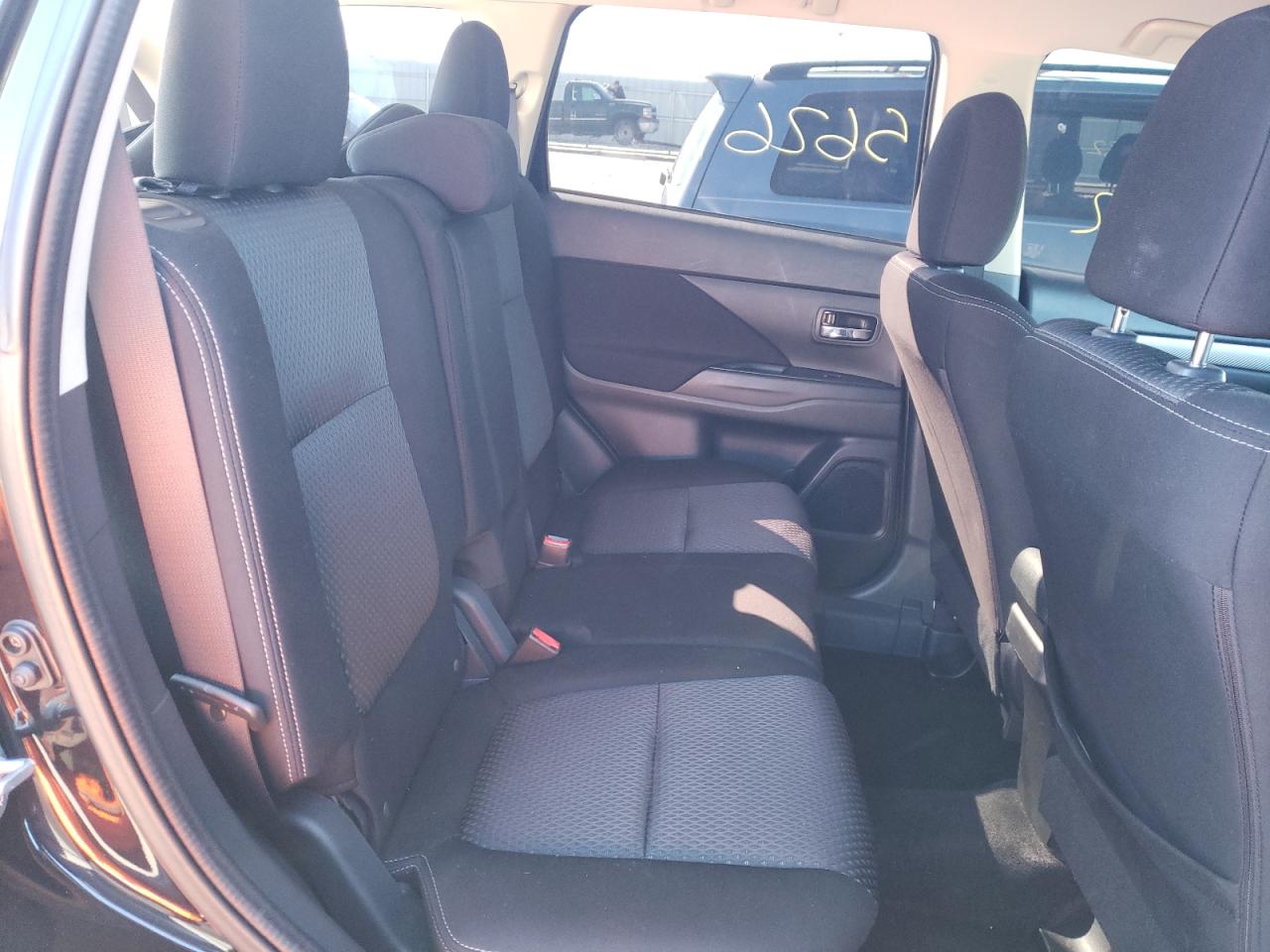 Photo 6 from auction – 2018 MITSUBISHI OUTLANDER with VIN JA4AZ3A38JZ021478
