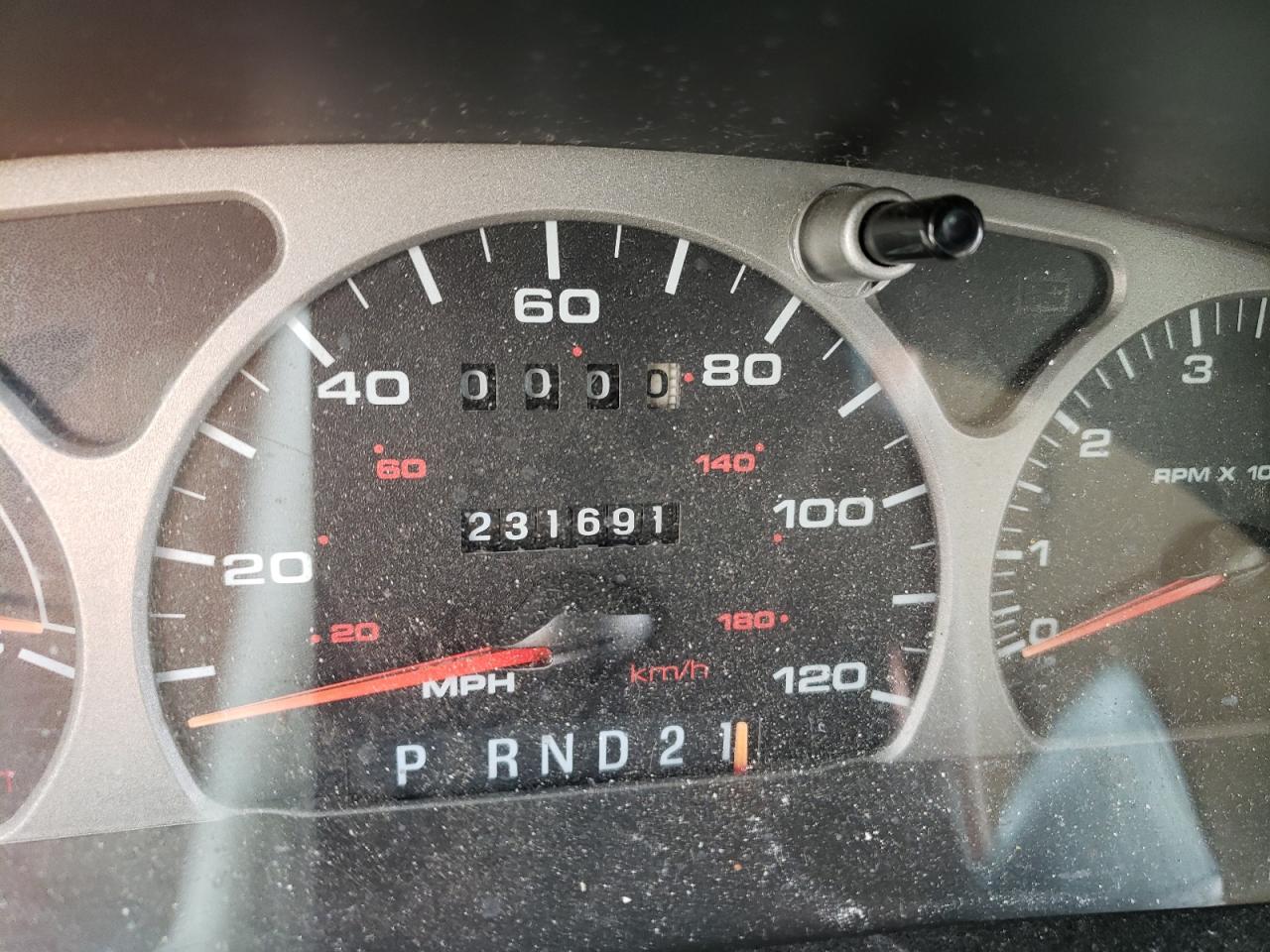 Photo 8 from auction – 1999 FORD TAURUS SE with VIN 1FAFP53S0XA101677