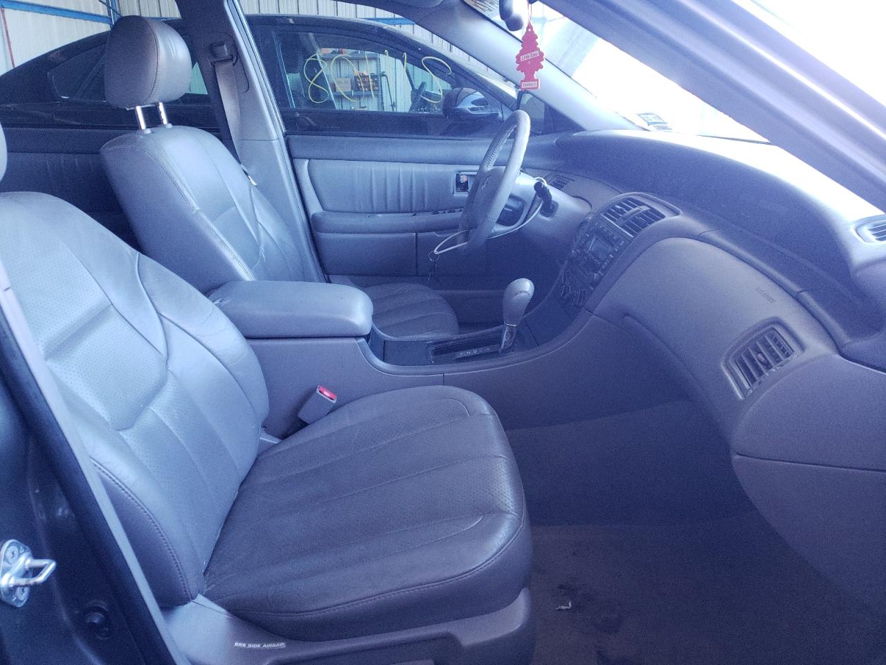 Photo 5 from auction – 2004 TOYOTA AVALON XL with VIN 4T1BF28B64U340059