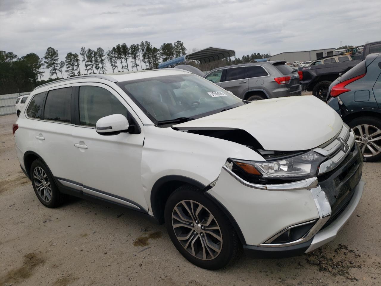 MITSUBISHI OUTLANDER 2017 with VIN JA4AZ3A32HZ049738 - Photo from auction