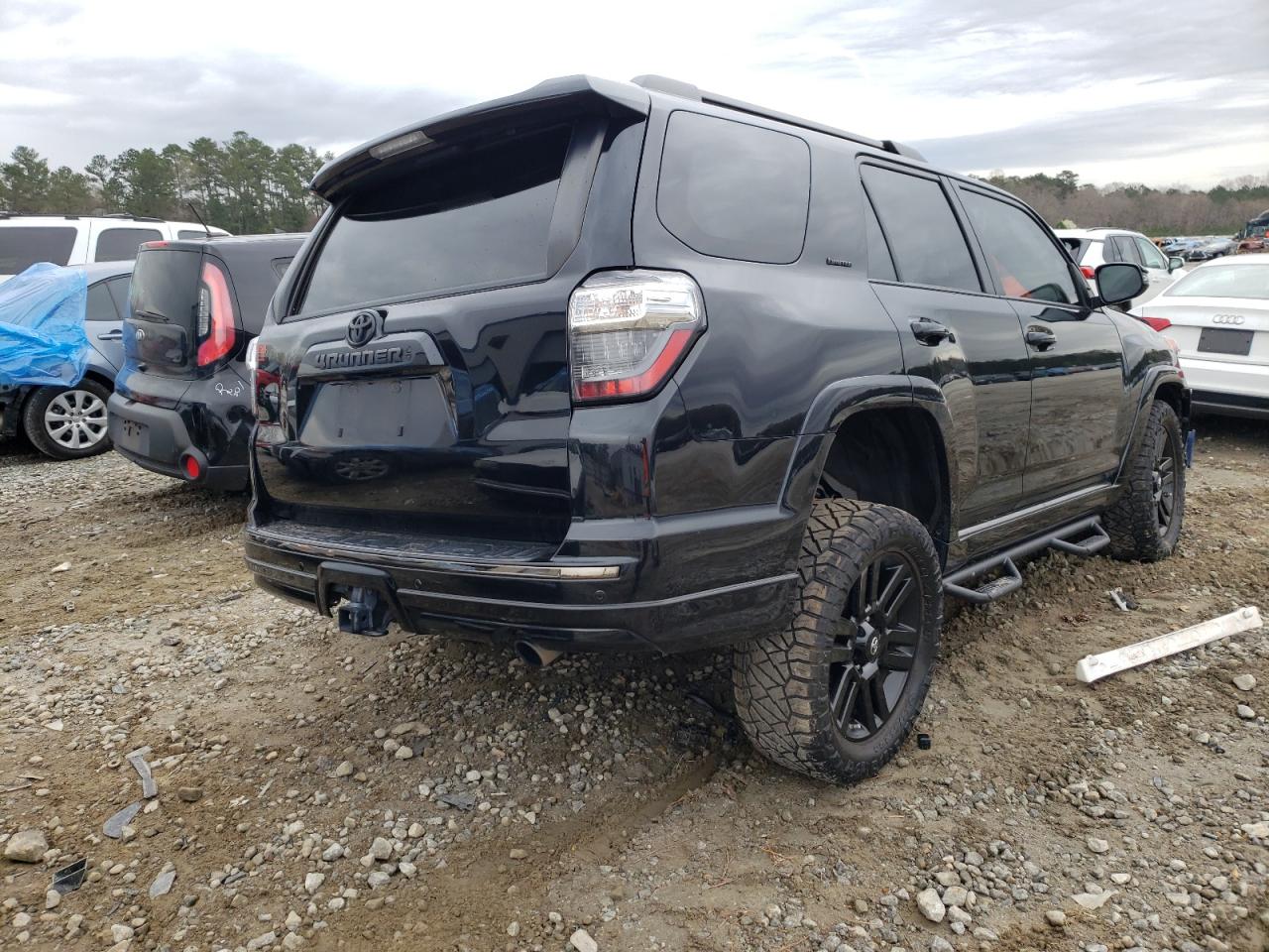 Photo 4 from auction – 2019 TOYOTA 4RUNNER SR with VIN JTEZU5JR0K5196030